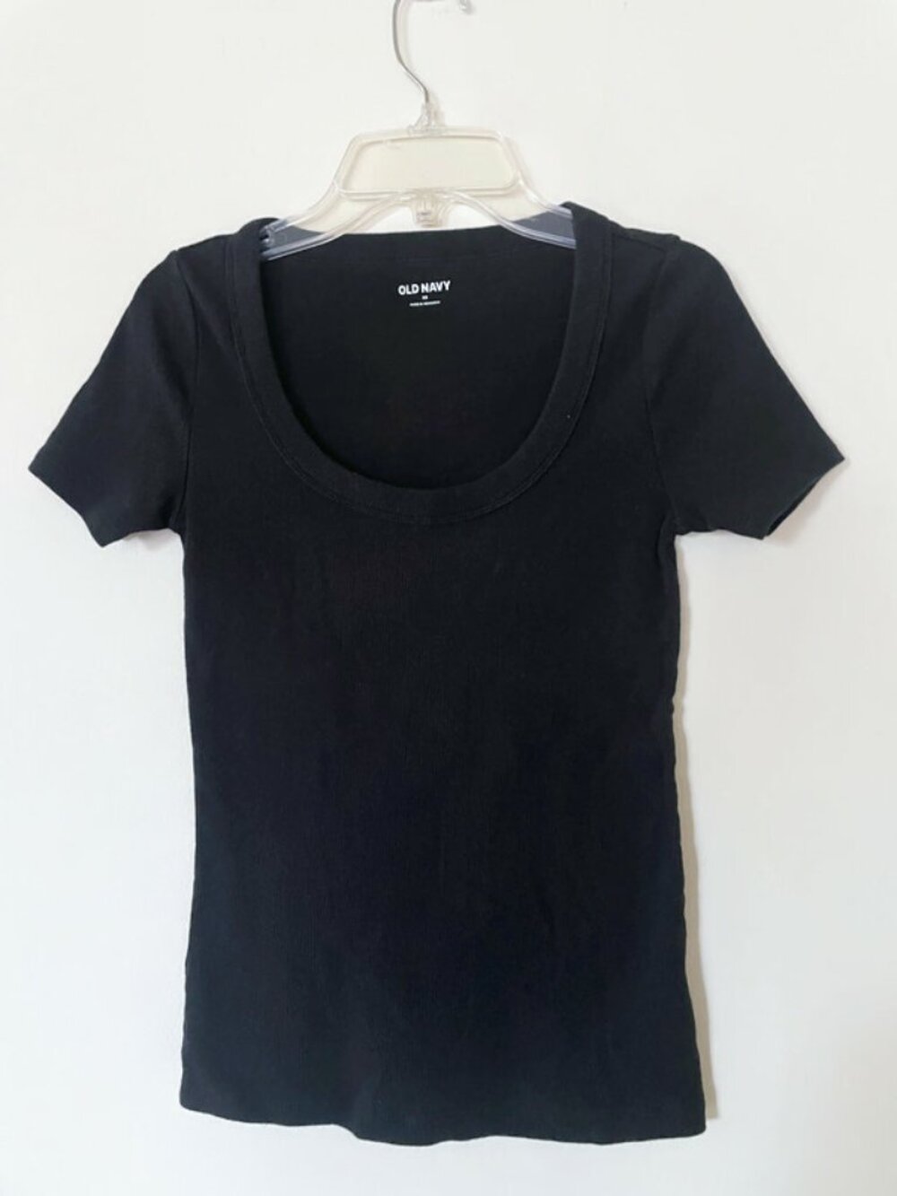 Old Navy Everyday short sleeve shirt ✿